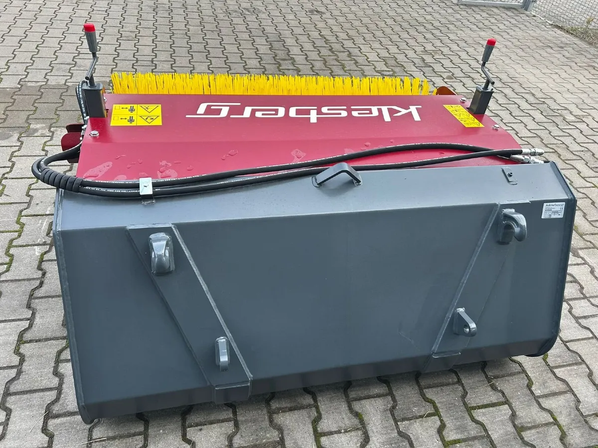 Bucket with Brush - Image 2