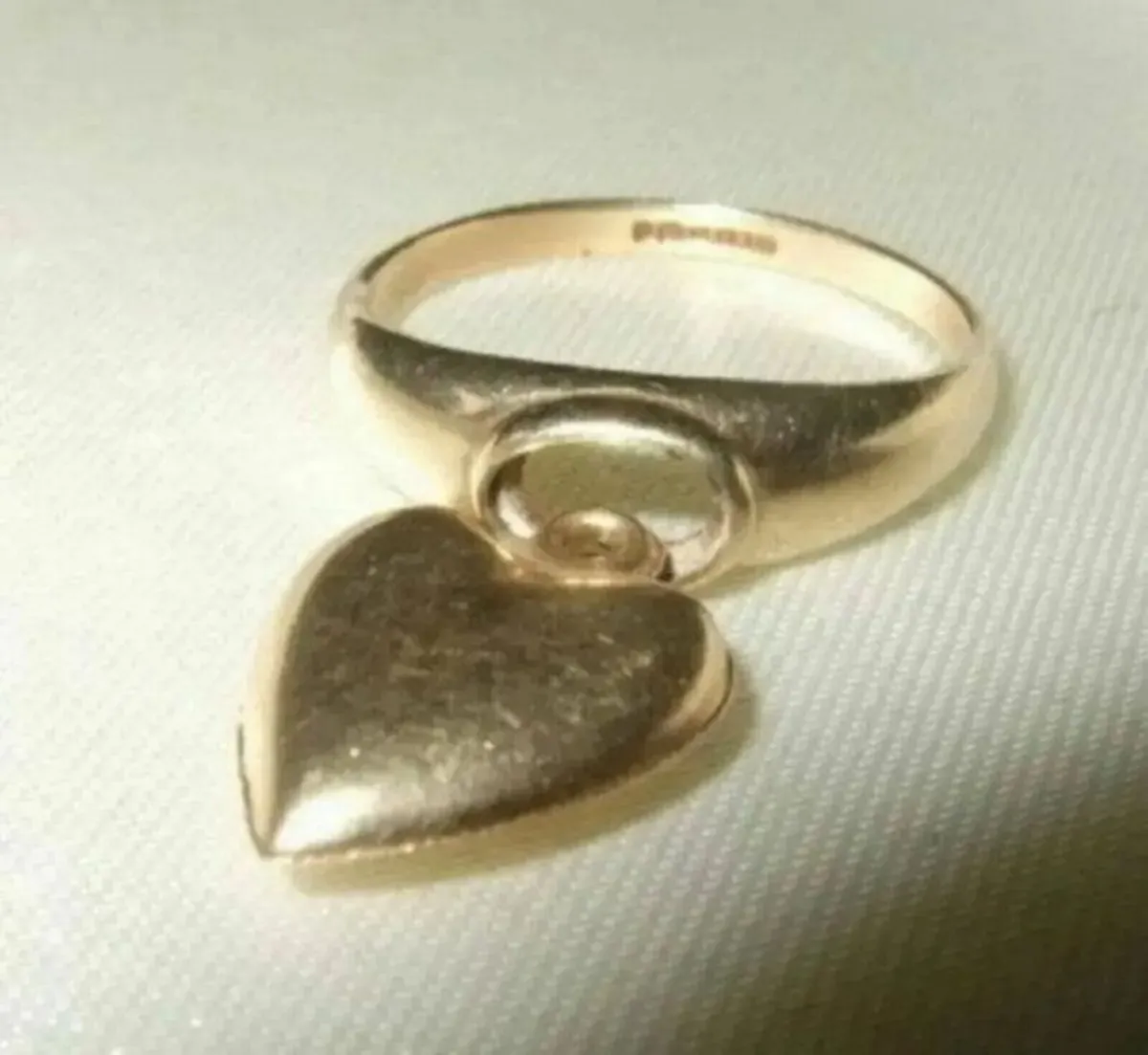 Vintage 14ct & 9ct Gold Charm Ring - Image 1
