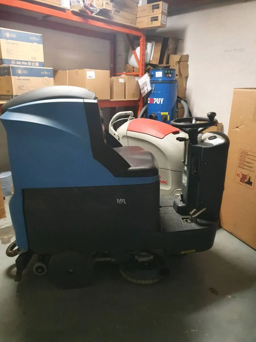 Ride on Scrubber dryer - Image 2