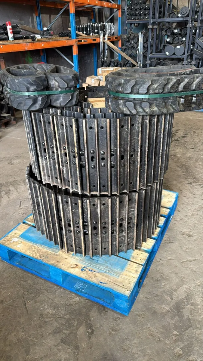 Hitachi Parts full undercarriage stock zx130 zx135 - Image 1