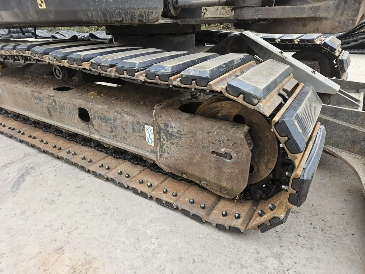 Hitachi Parts full undercarriage stock zx130 zx135 - Image 3