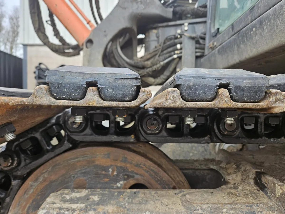 Hitachi Parts full undercarriage stock zx130 zx135 - Image 4