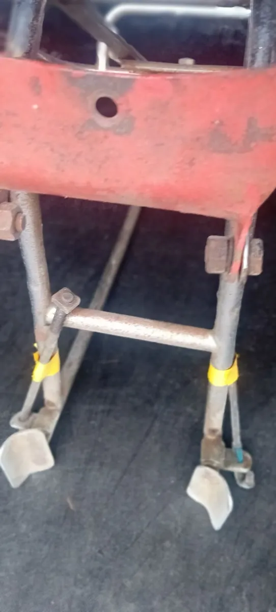 Vespa 90 spare wheel carrier and spares - Image 3