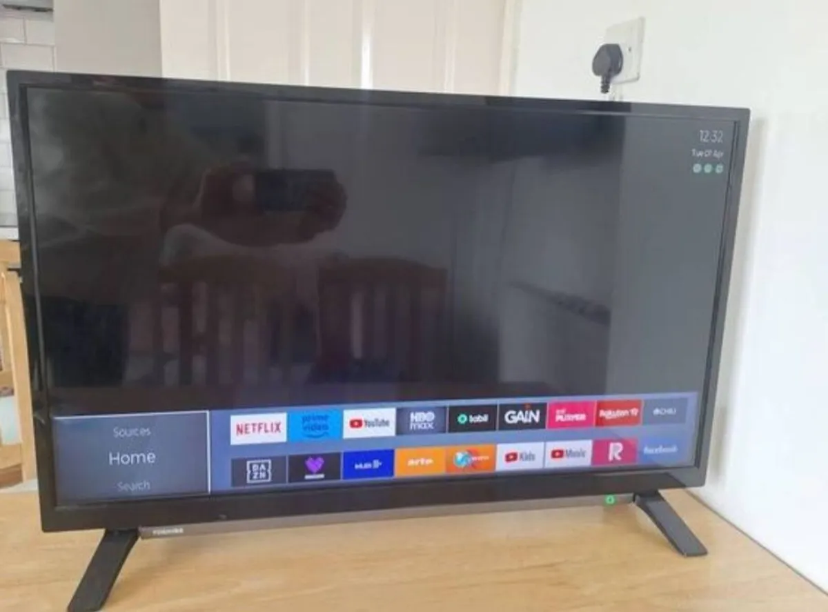 32" Toshiba TV - Image 1