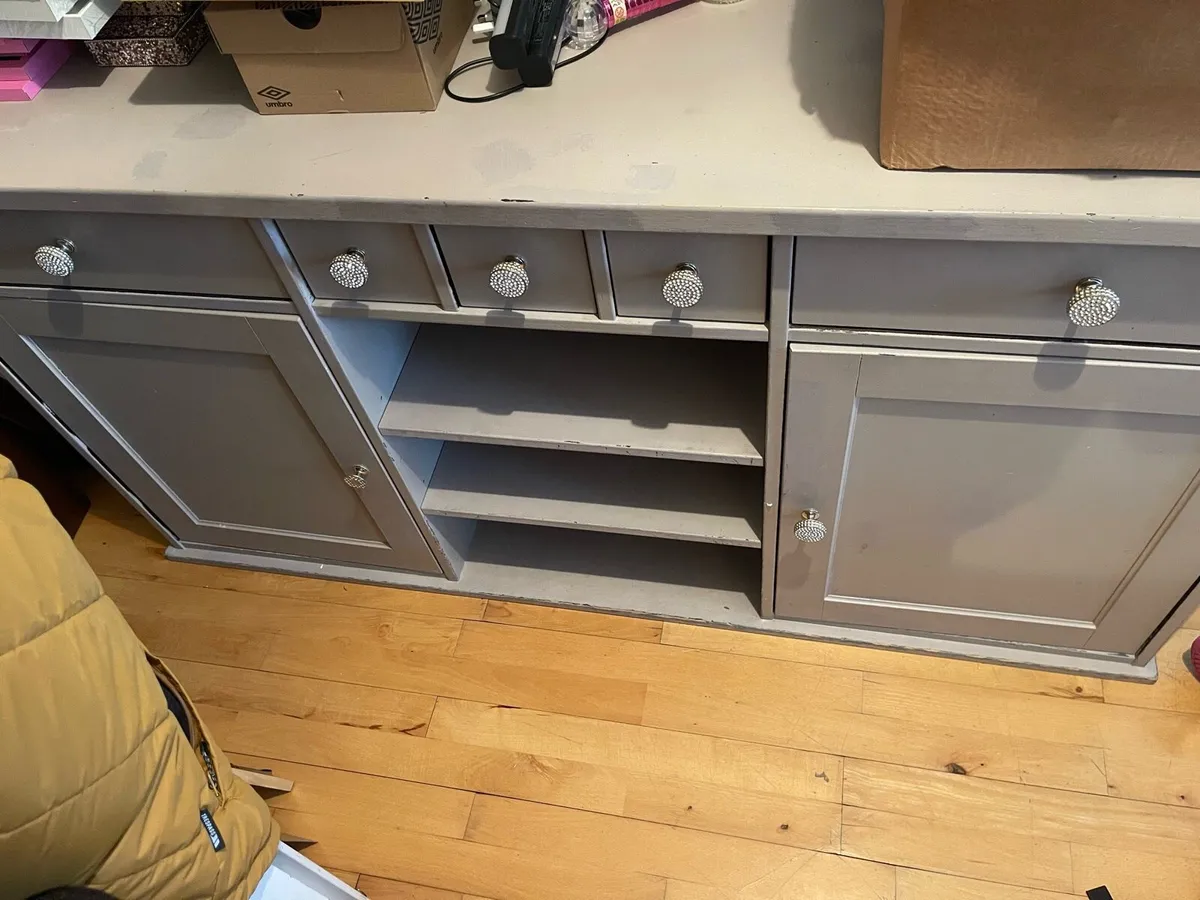 Sideboard unit - Image 1