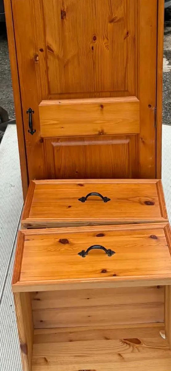 Solid wooden wardrobe - Image 4