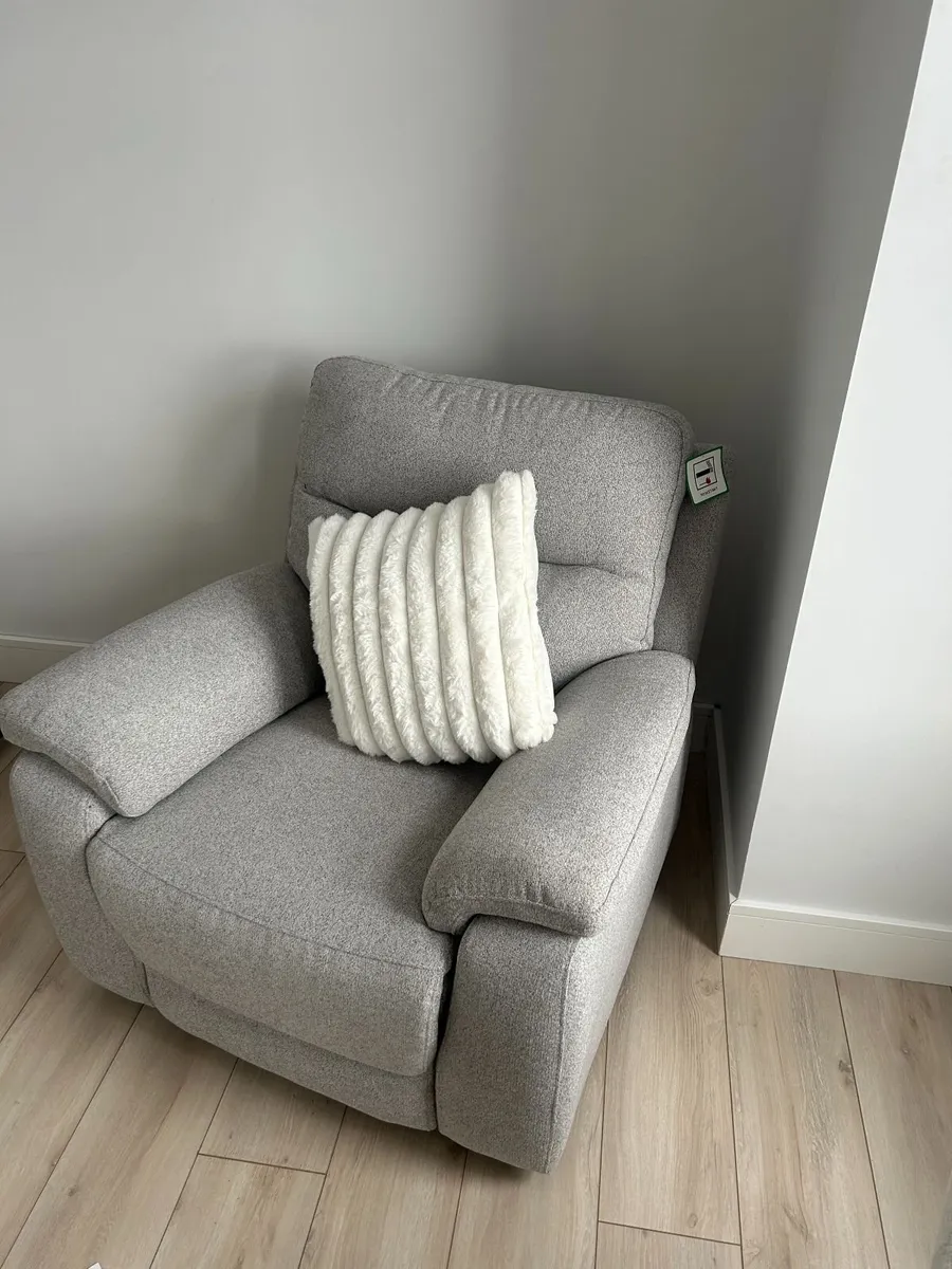 New Electric Recliner Armchair - Image 1