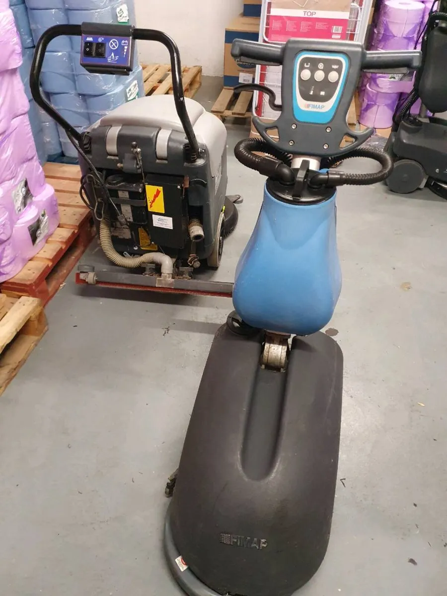 Genie B scrubber dryer - Image 4