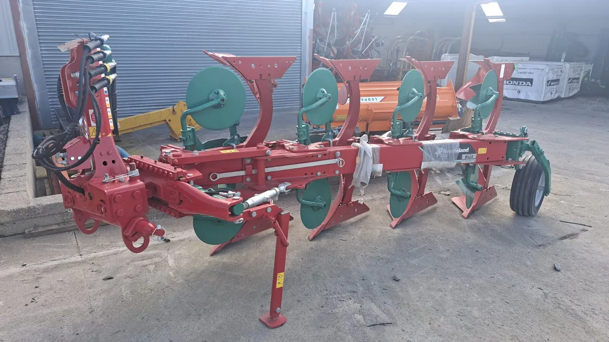Kverneland 4 Furrow ED reversible plough - Image 1