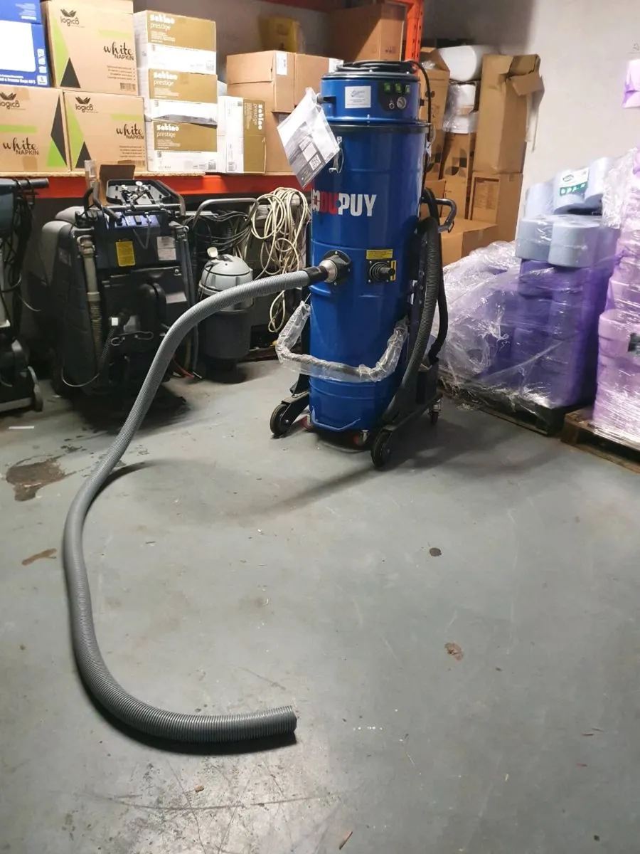 Dupuy W3 Industrial vacuum - Image 1
