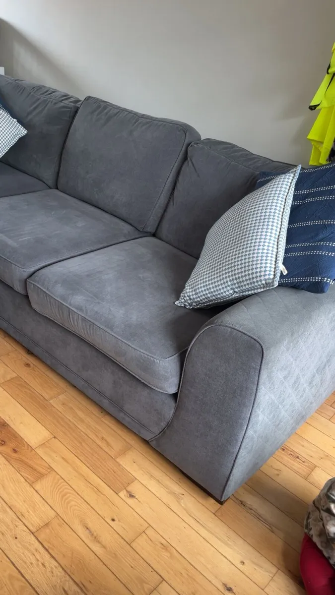 L unit couch - Image 1