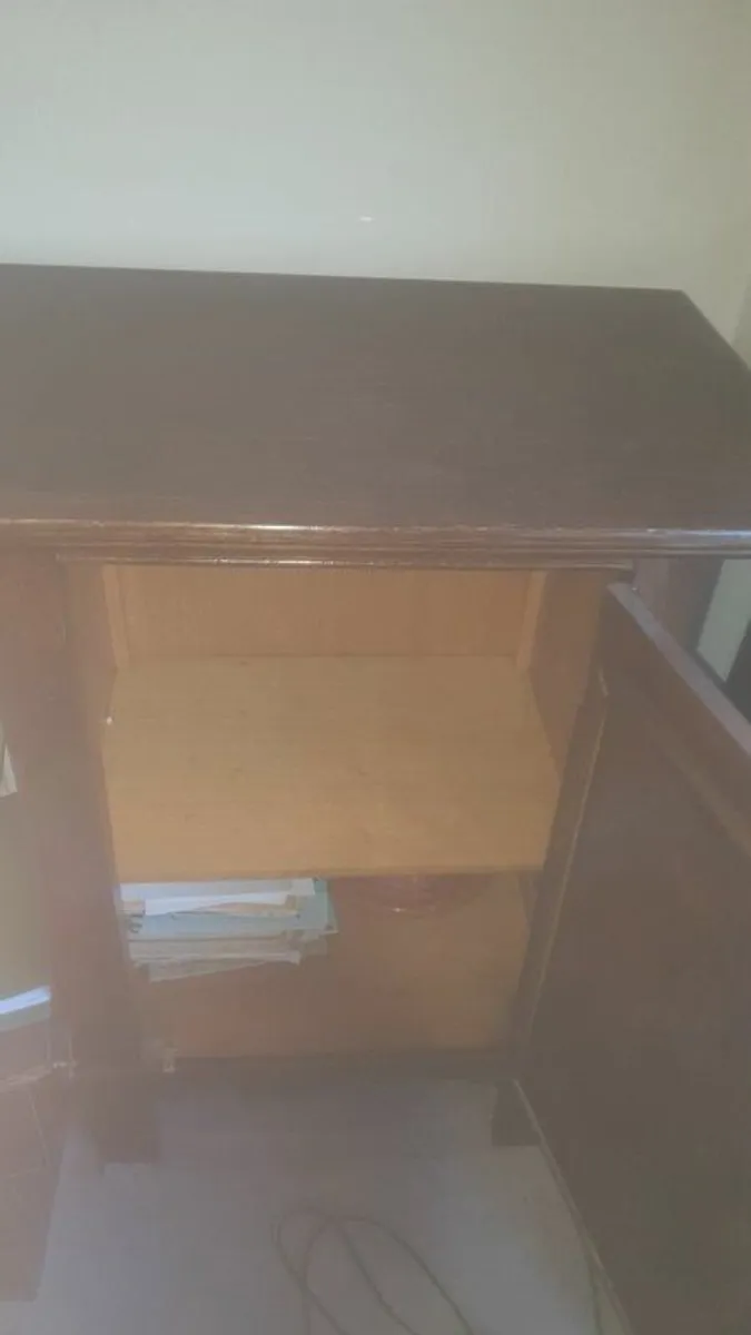 Solid wood lockable drinks/tv cabinet - Image 3