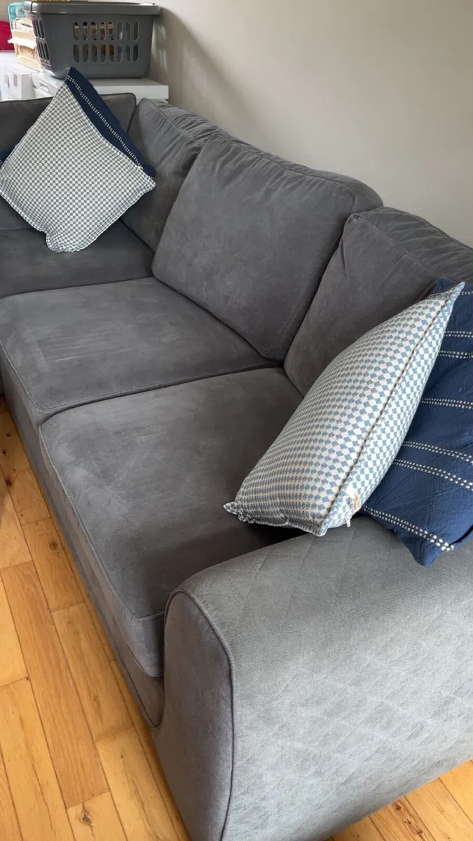 L unit couch - Image 4