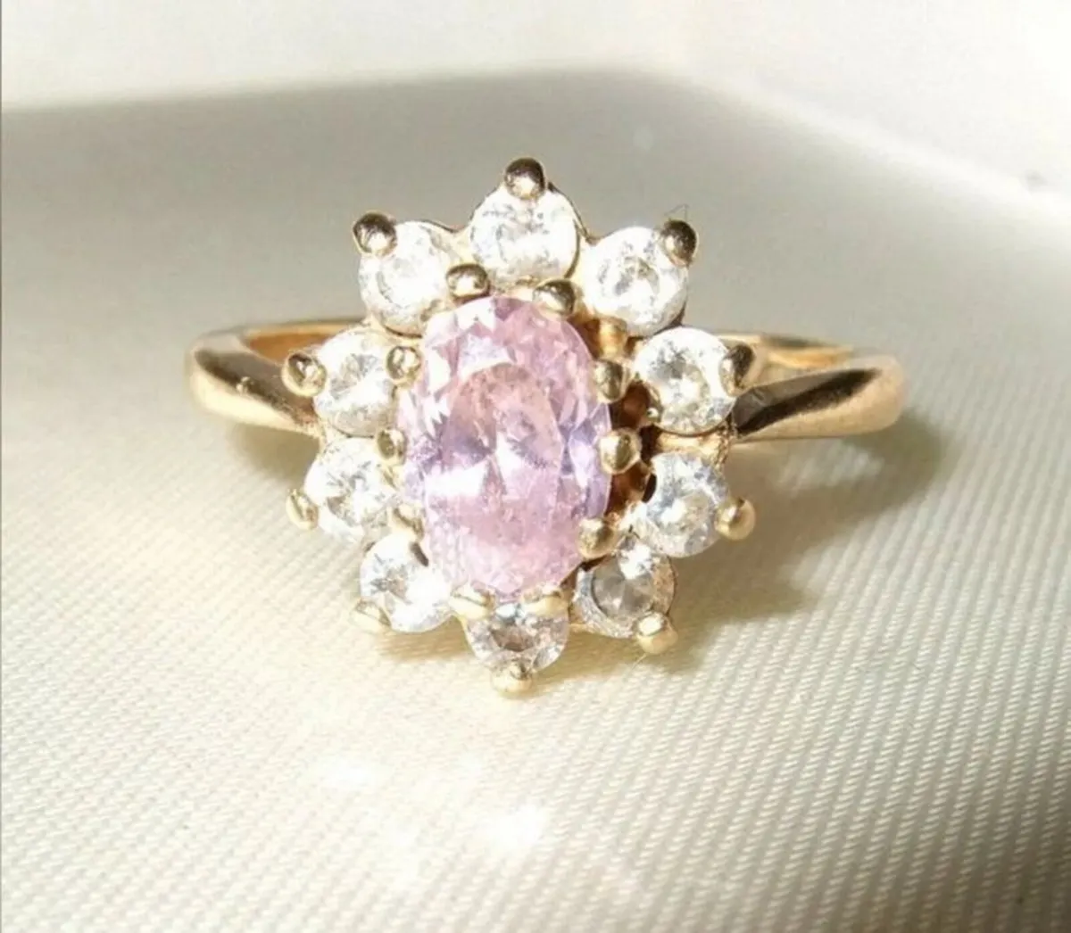 Vintage 9k Gold Hallmarked Pink/White Cluster - Image 1