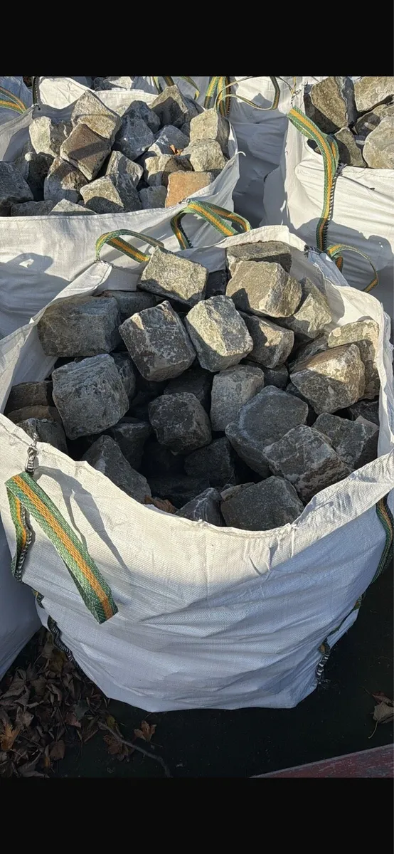 Reclaimed cobbles job lot - Image 2