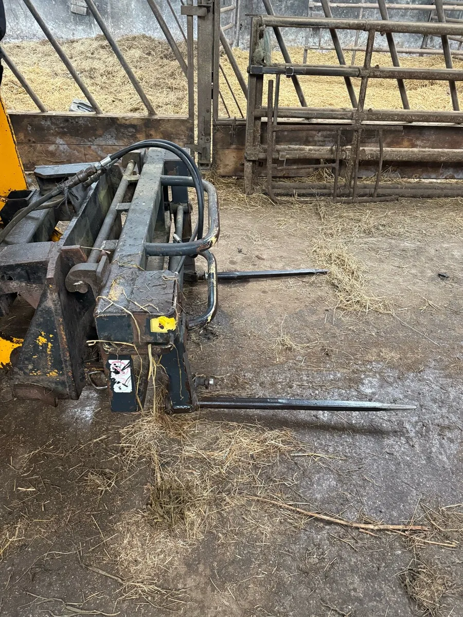 Tanco bale handler - Image 1