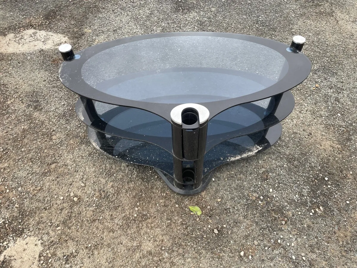 Glass coffee or tv unit €20 - Image 2