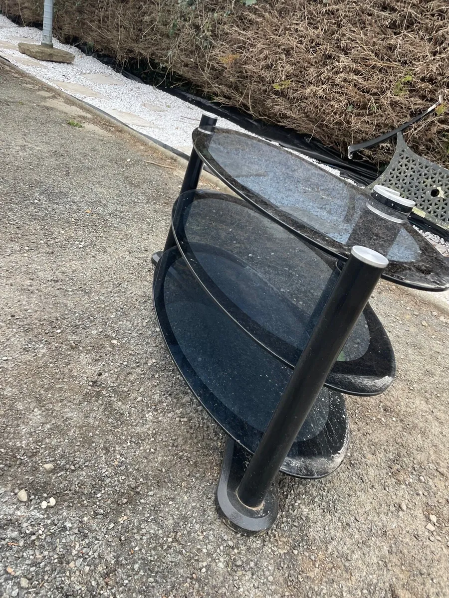 Glass coffee or tv unit €20 - Image 3