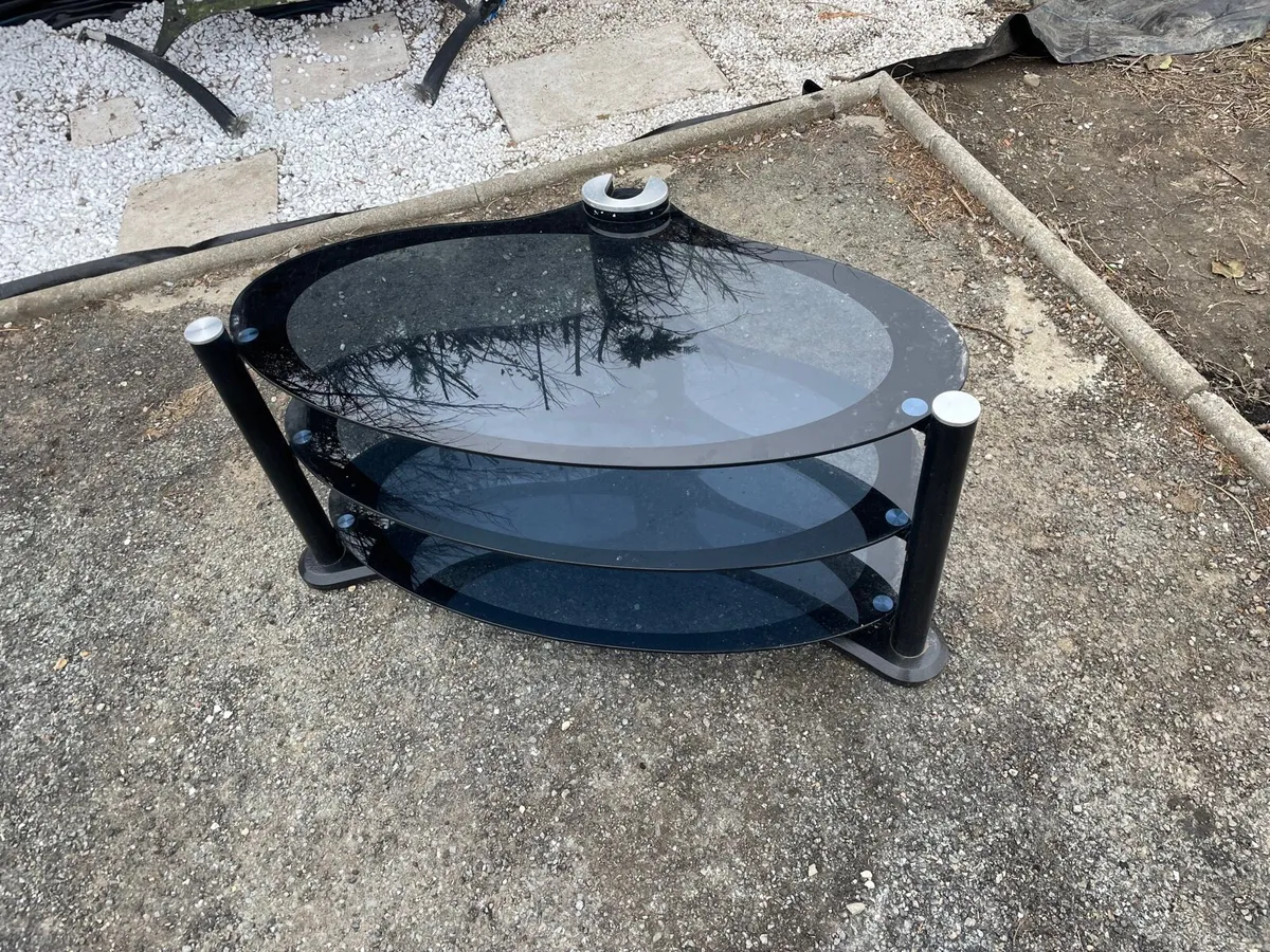 Glass coffee or tv unit €20 - Image 4