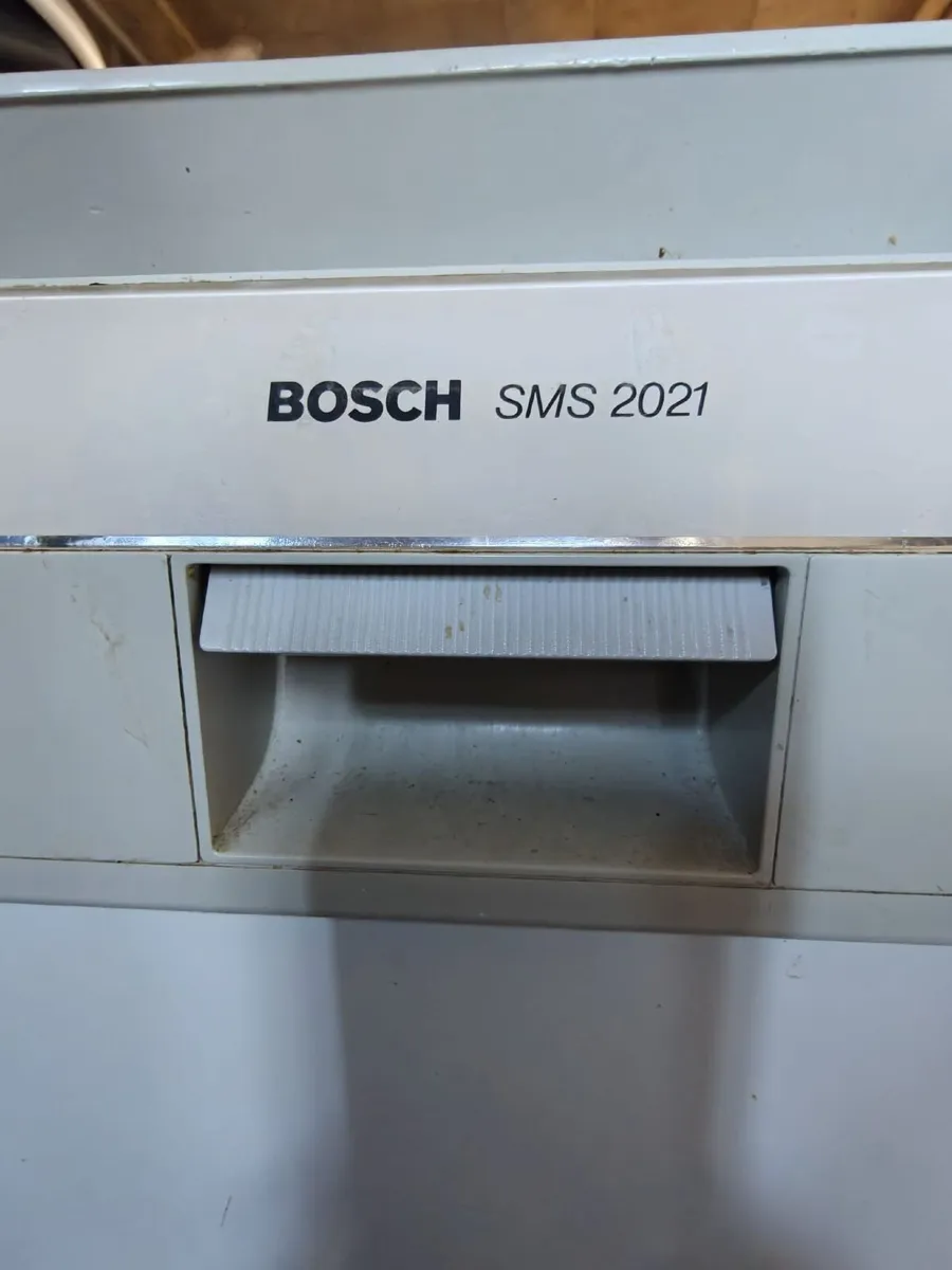 Dishwasher - Image 2