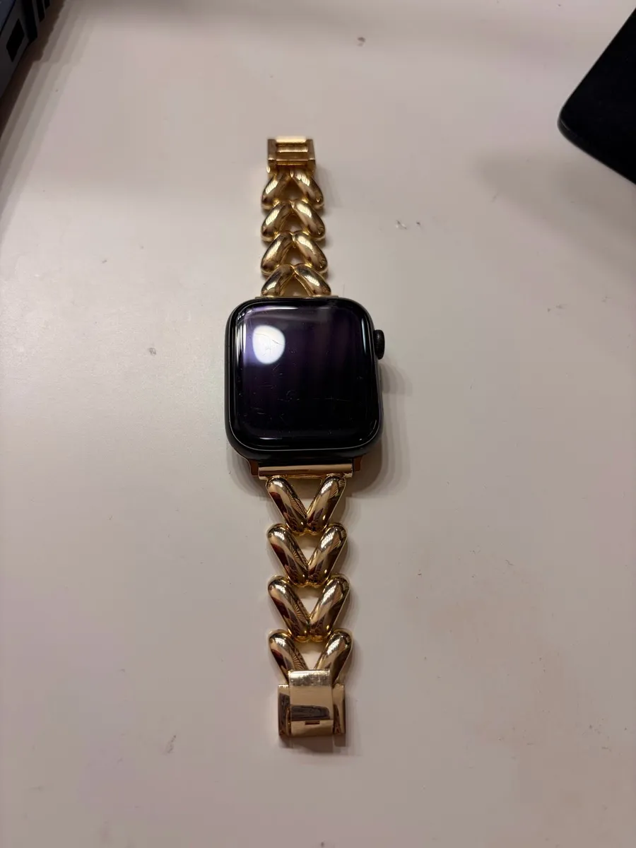 Apple Watch SE 44mm - Image 1