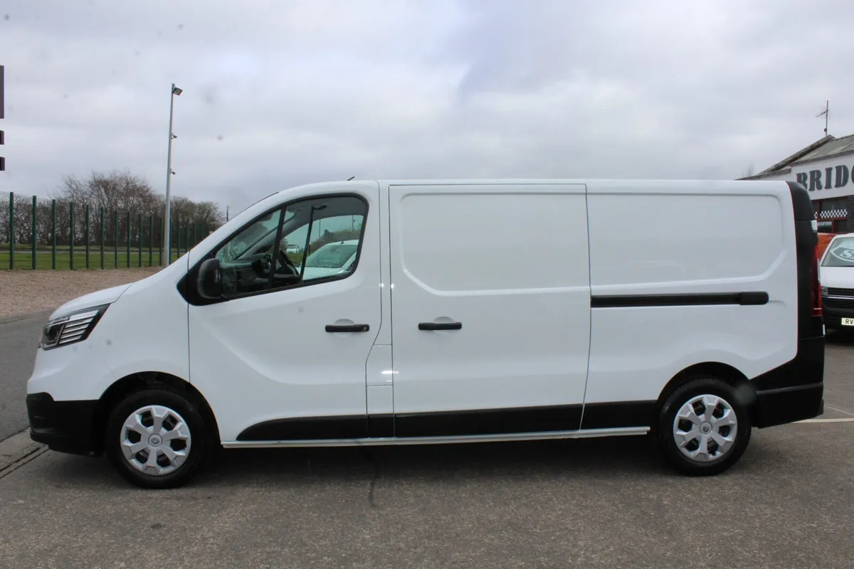 2022 Renault Trafic LL30 Business - Image 2