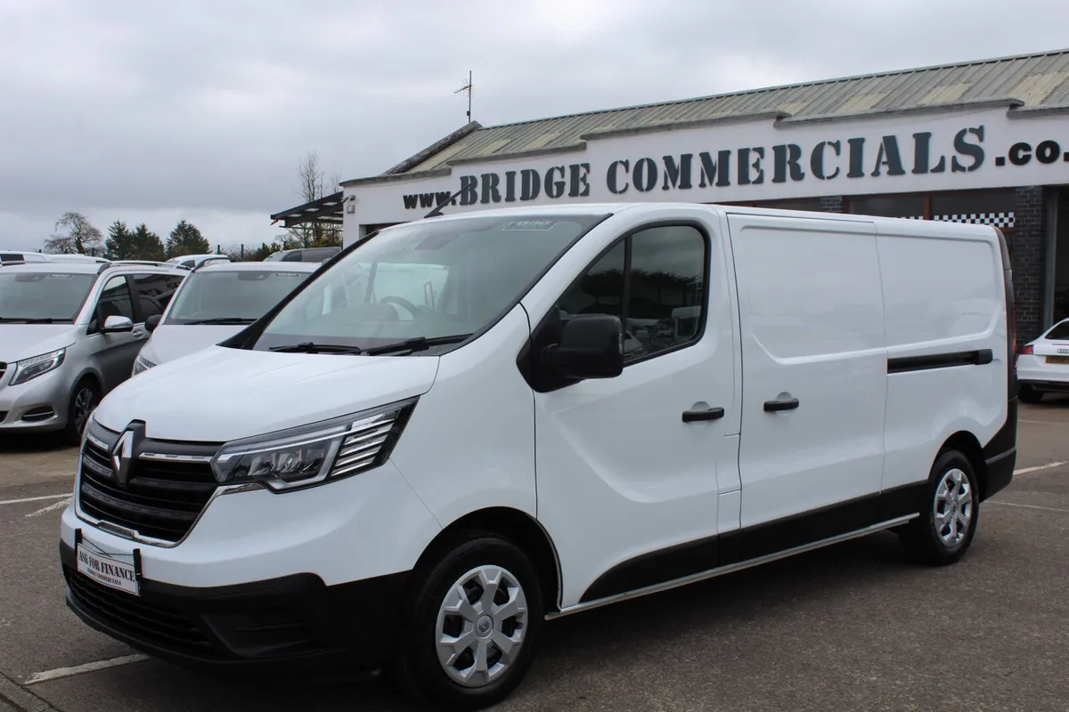 2022 Renault Trafic LL30 Business - Image 1