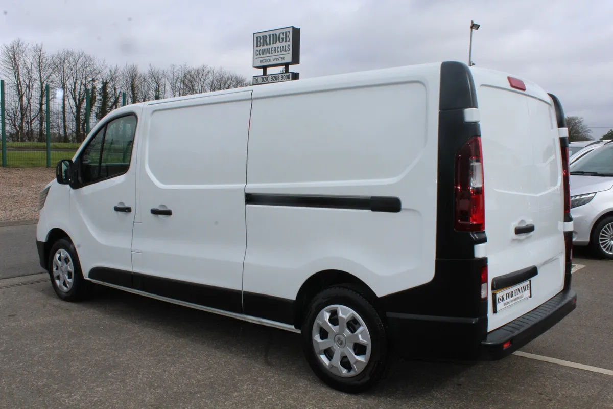 2022 Renault Trafic LL30 Business - Image 3