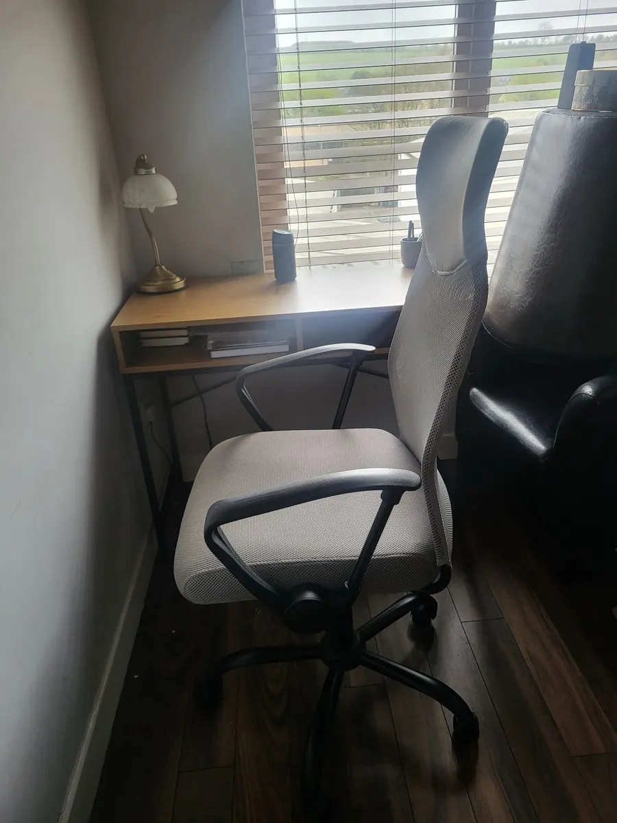 Desk and Office Chair - Image 4