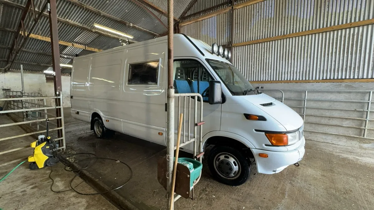 Iveco Daily 2.8 Campervan - Image 2