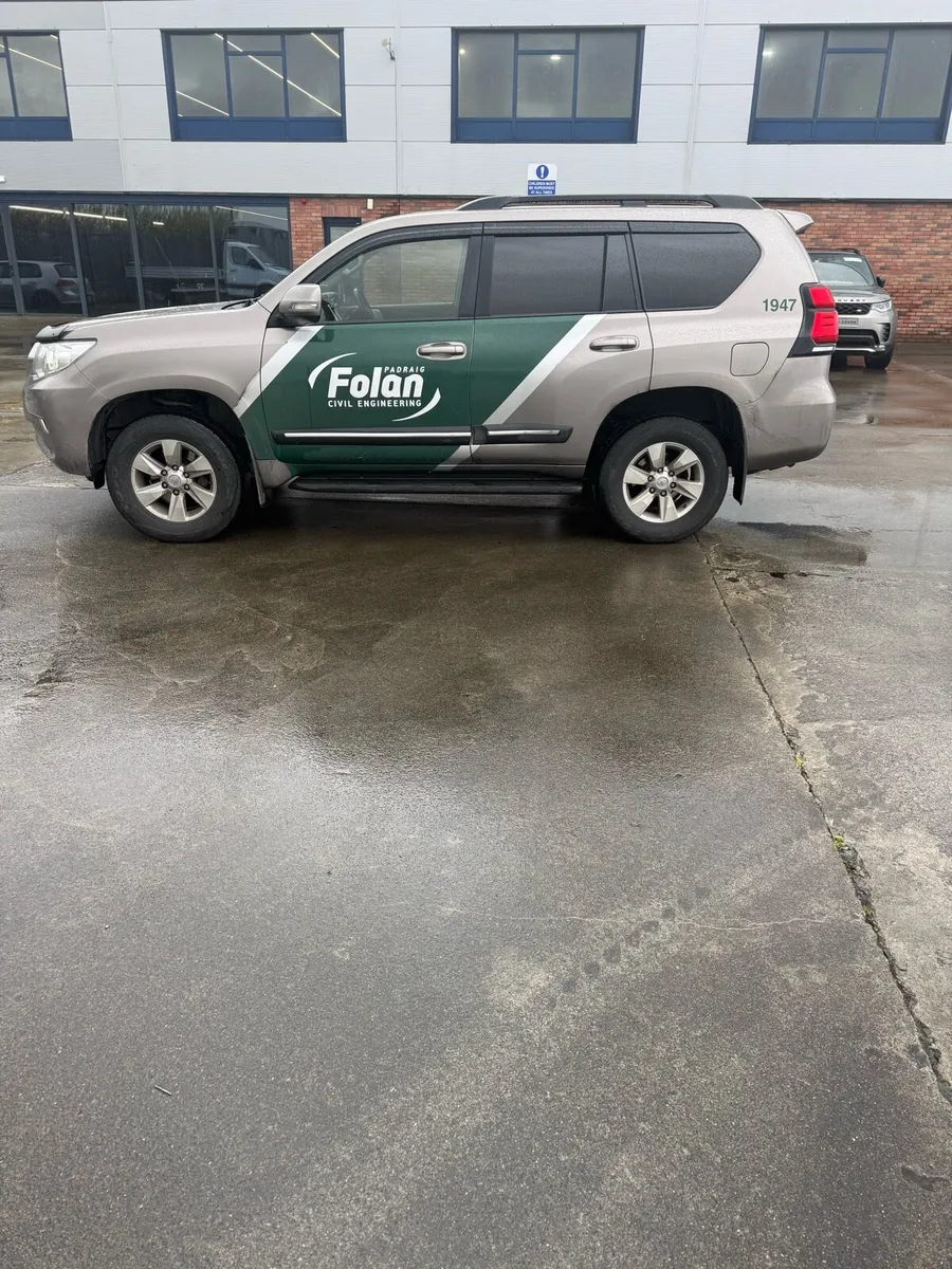 Toyota Land Cruiser - Image 3