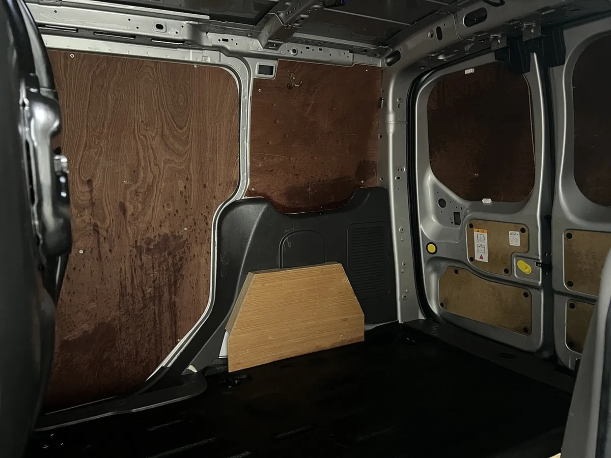 2023 Ford Transit Connect Small Panel Van - Image 3