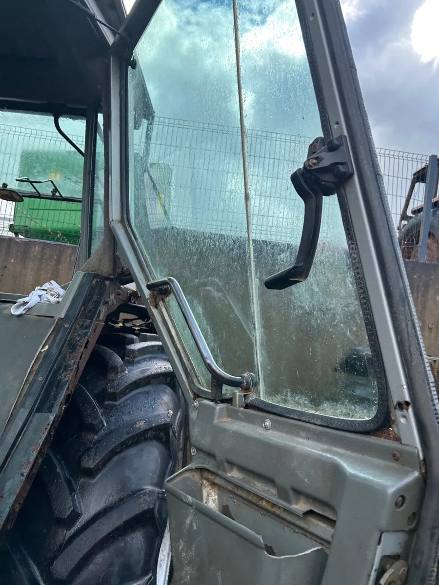 Massey Ferguson 3000 Series Rear Window& Cab Parts - Image 3