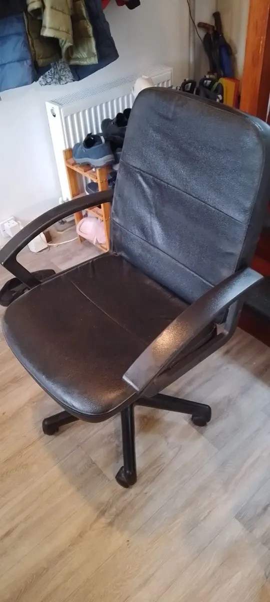 Office Swivel Chair - Image 1