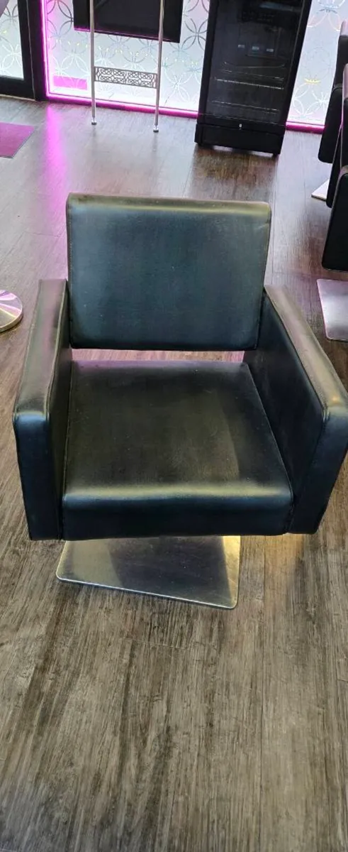 Hairdresser's chair - Image 2