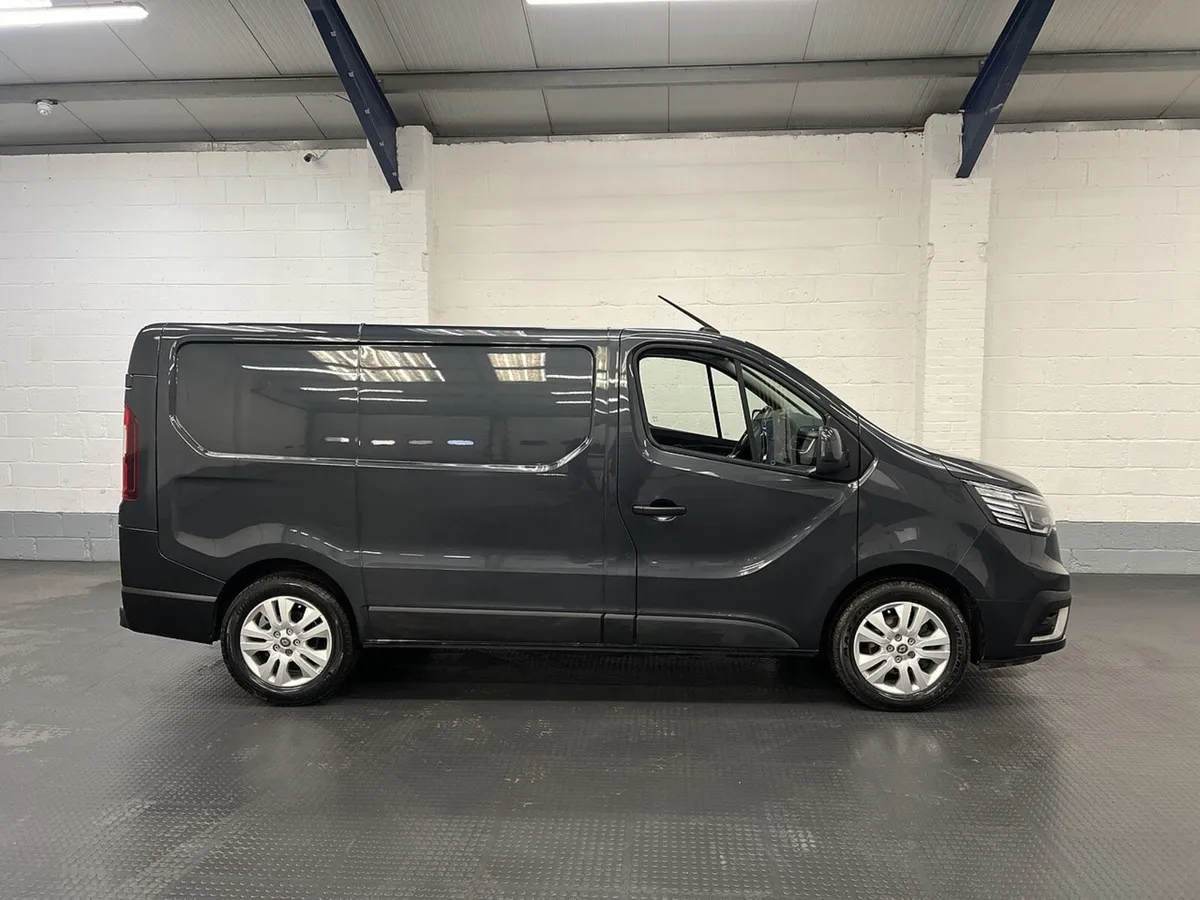 2023 Renault Trafic Panel Van - Image 1