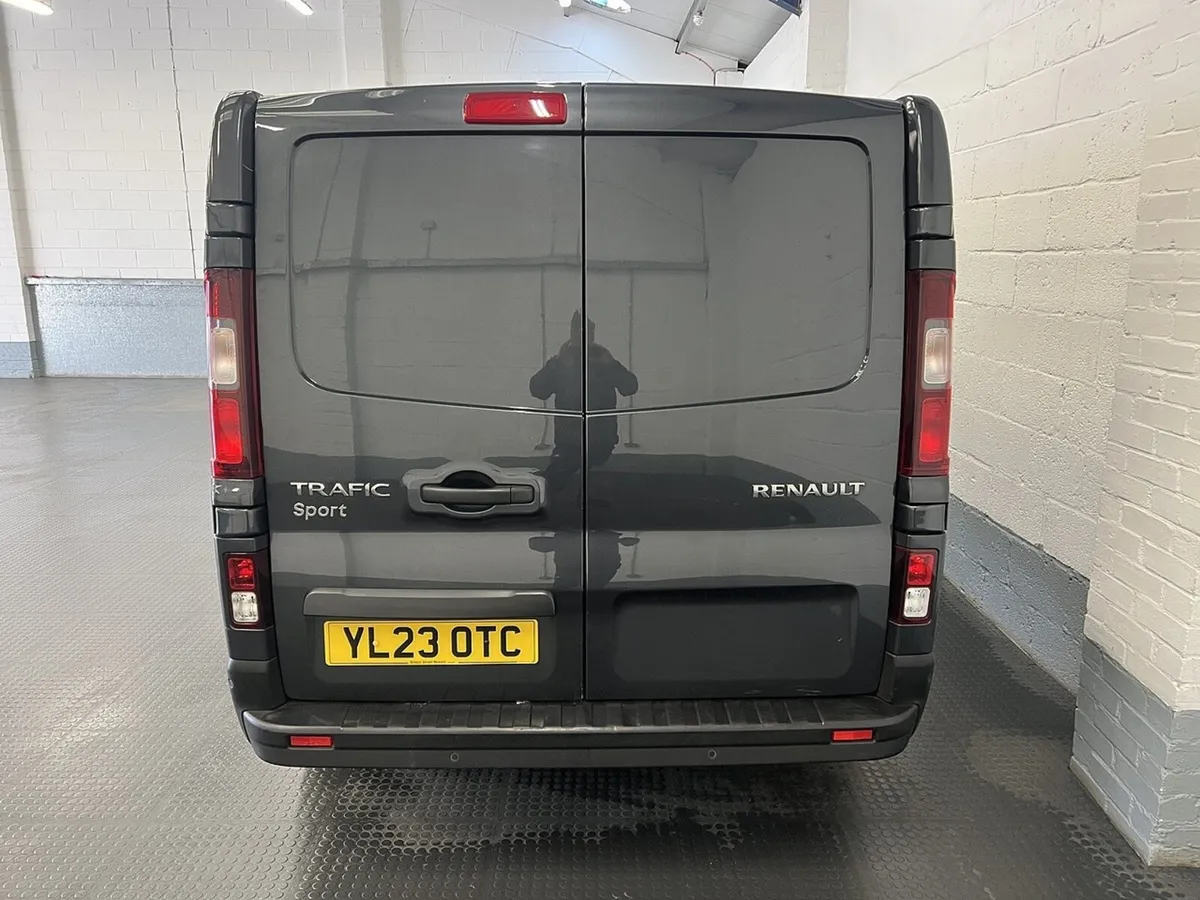 2023 Renault Trafic Panel Van - Image 4