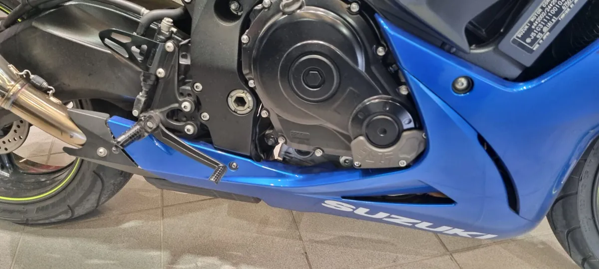 Suzuki GSX-R600 Moto GP - Image 4