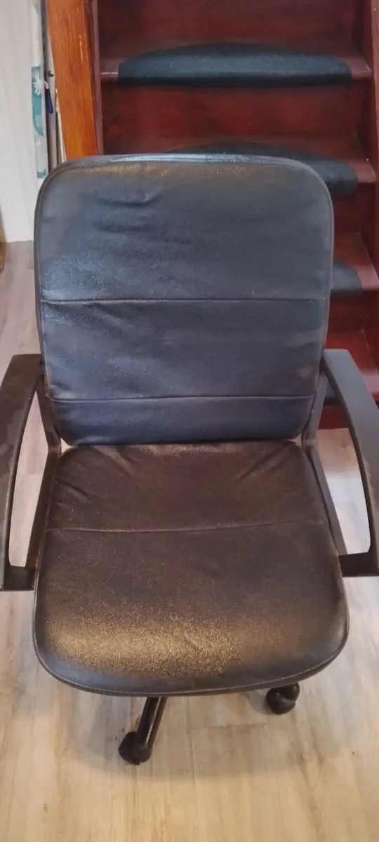 Office Swivel Chair - Image 3