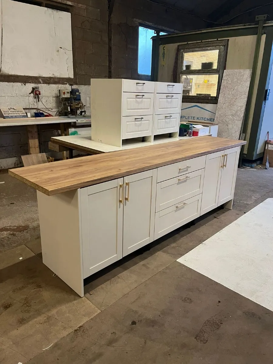 Kitchen Island - Image 2