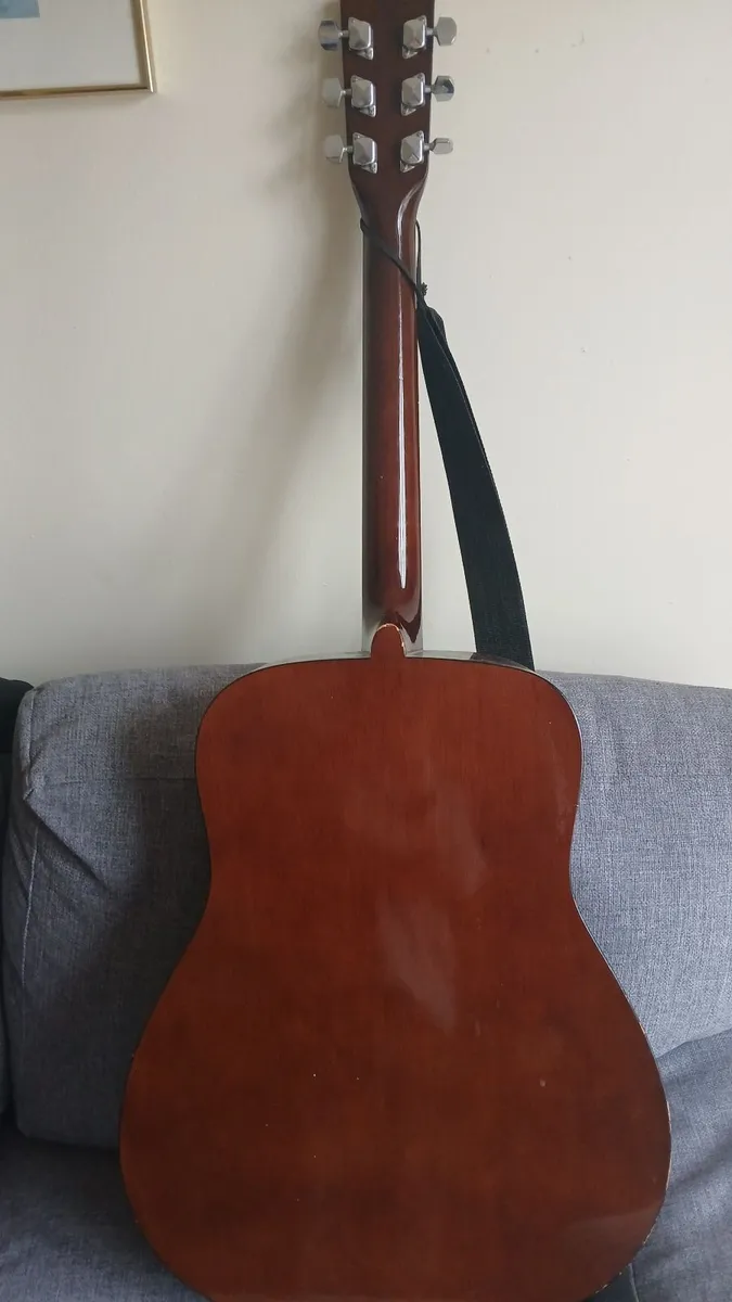 Yamaha guitar - Image 3