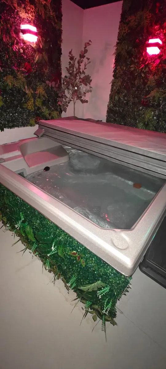 Commercial Cold Tub - Image 1