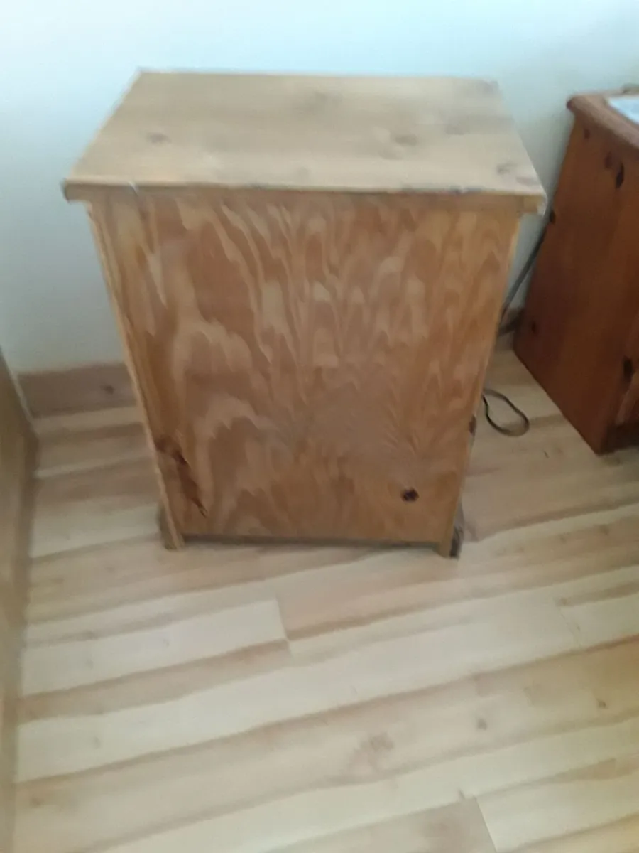 Heavy sturdy solid Corona tree draw Locker as new - Image 3