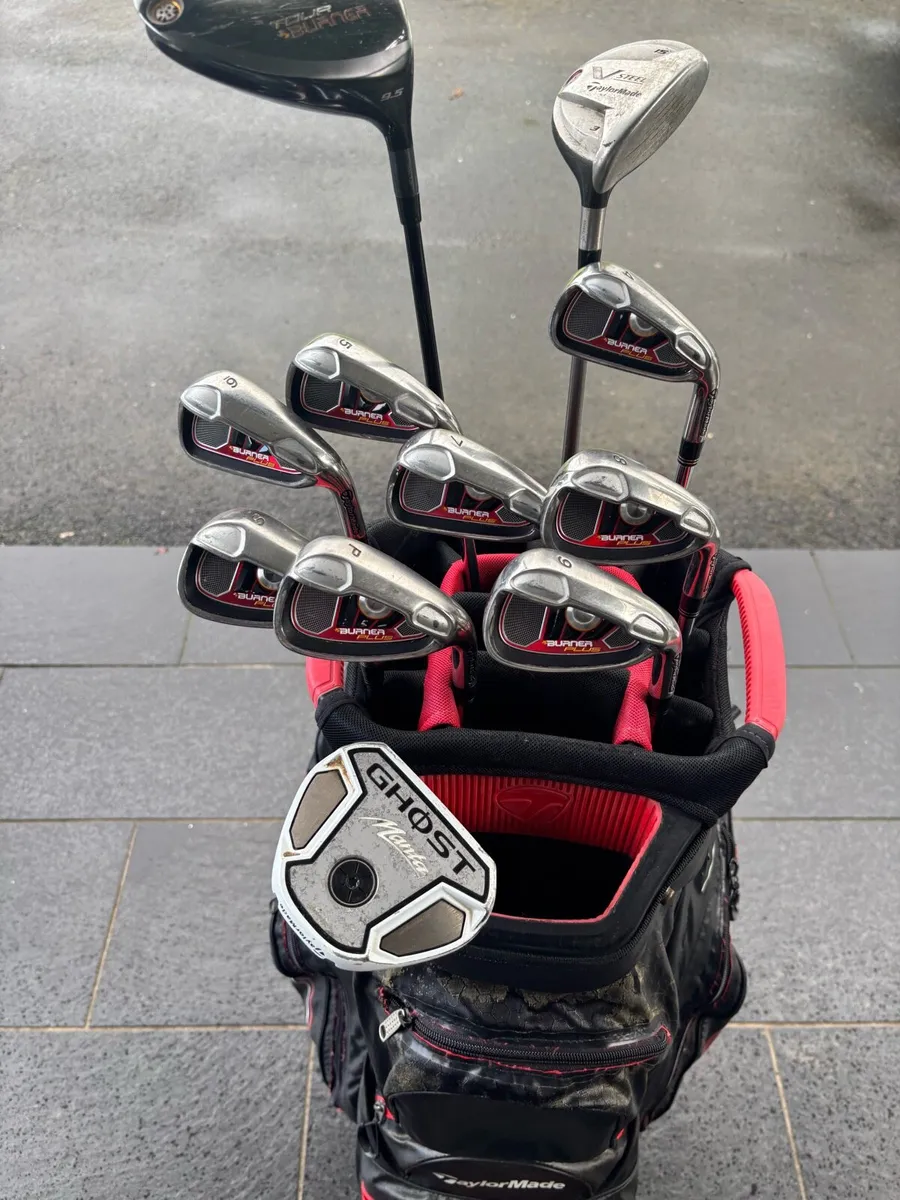 Taylormade golf set - Image 1
