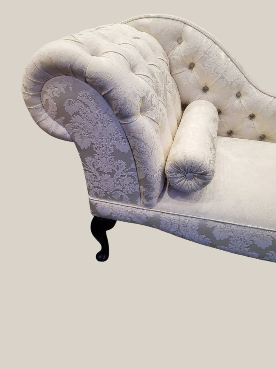 Beautiful Chaise Lounge - Image 2