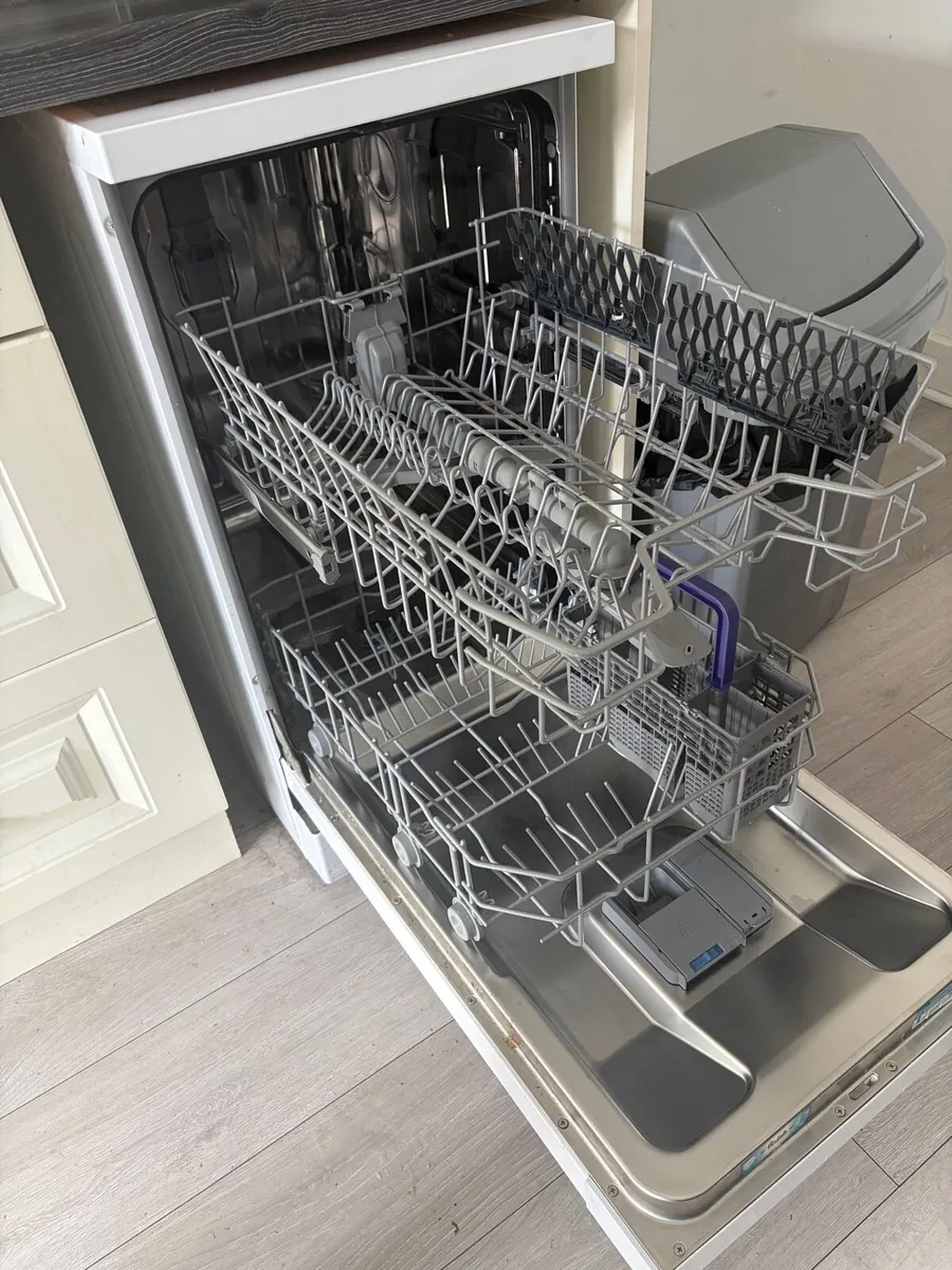 Slimline dishwasher - Image 3