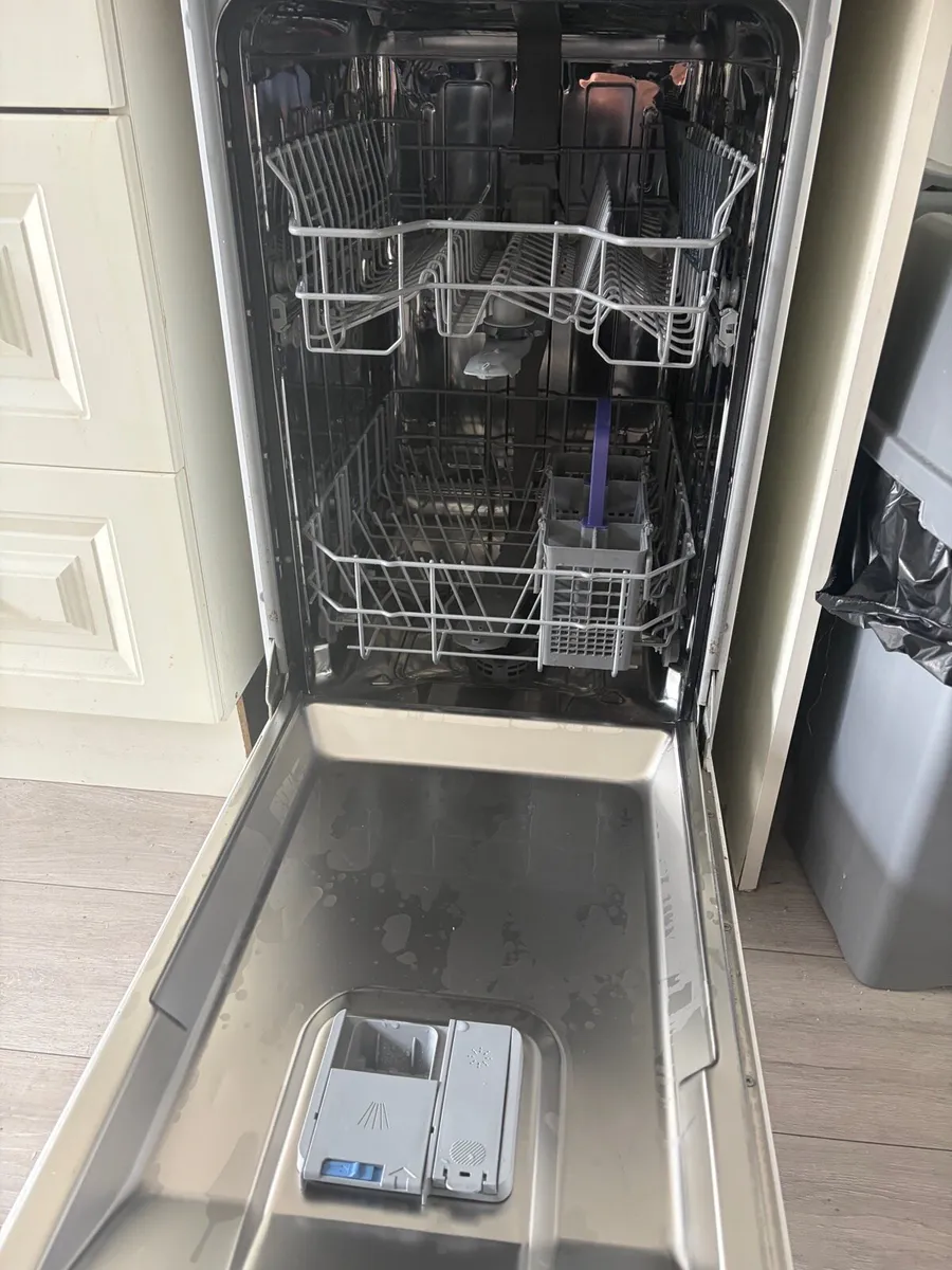 Slimline dishwasher - Image 4