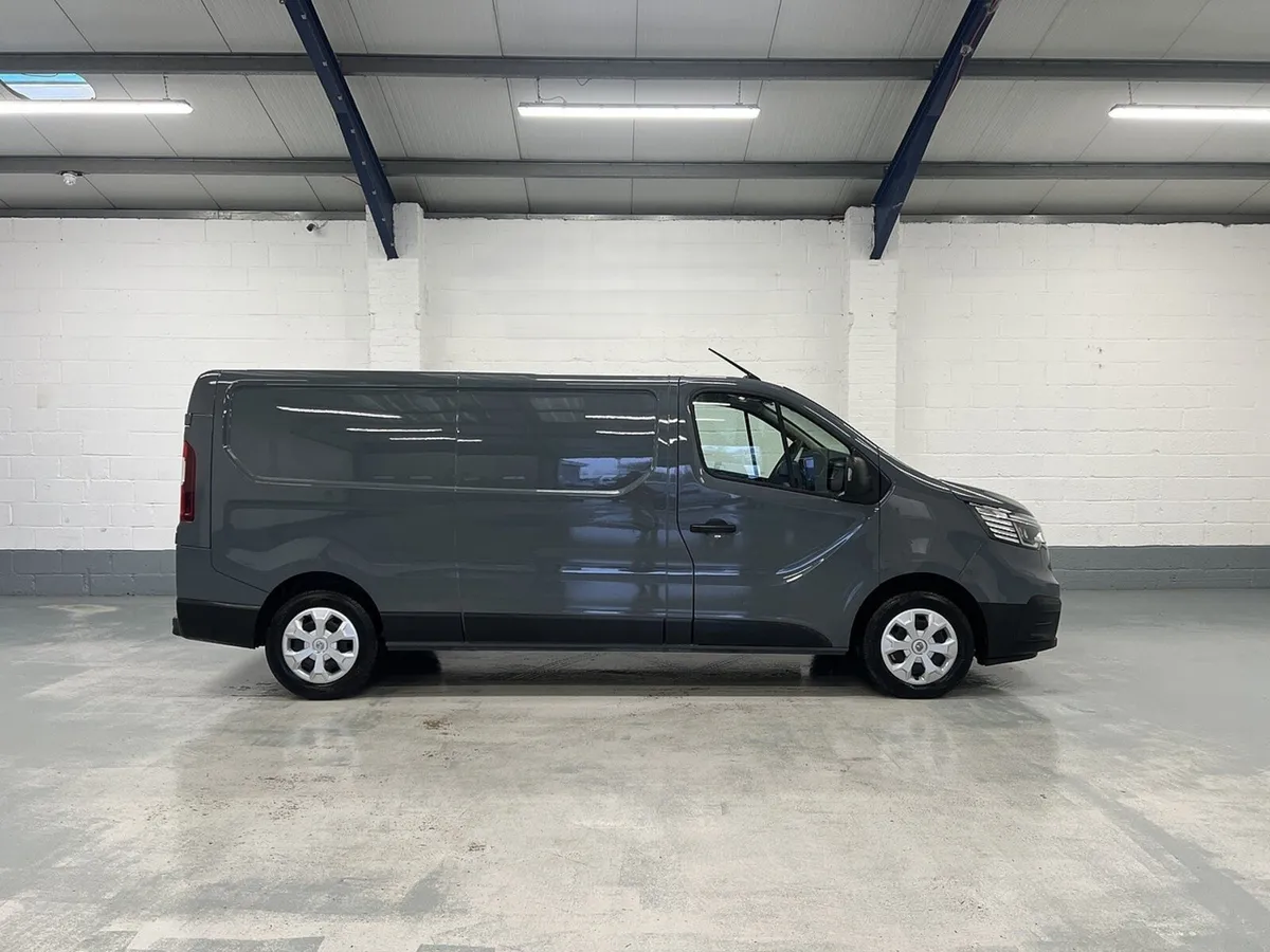 2024 Renault Trafic Panel Van - Image 1
