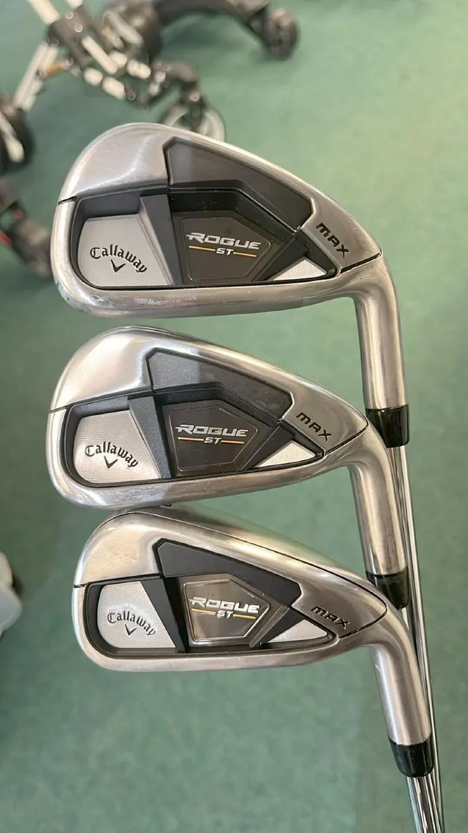 AS NEW Callaway Rogue ST Max 4-PW STIFF Now €499 - Image 1
