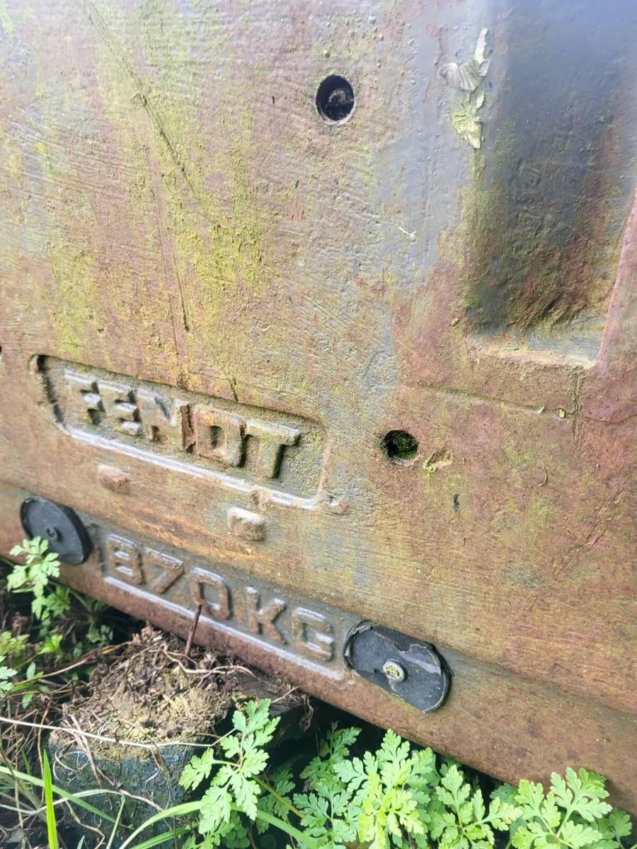 Fendt tractor weight - Image 3